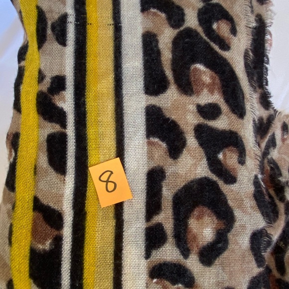 Chic Leopard Print Scarf with Bold Stripes, thin material - Picture 8 of 8